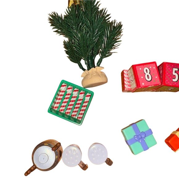 American Girl Doll/Our Generation 18 in Doll Accessories Christmas Lot-GUC - Picture 5 of 8